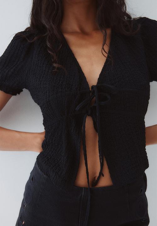 H&M - Crinkled tie-front top - black