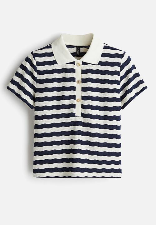 H&M - Textured-knit polo shirt - white & dark blue striped