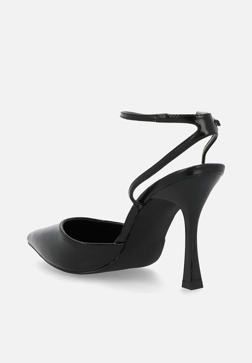 Madison® - Natalia closed toe ankle strap - black