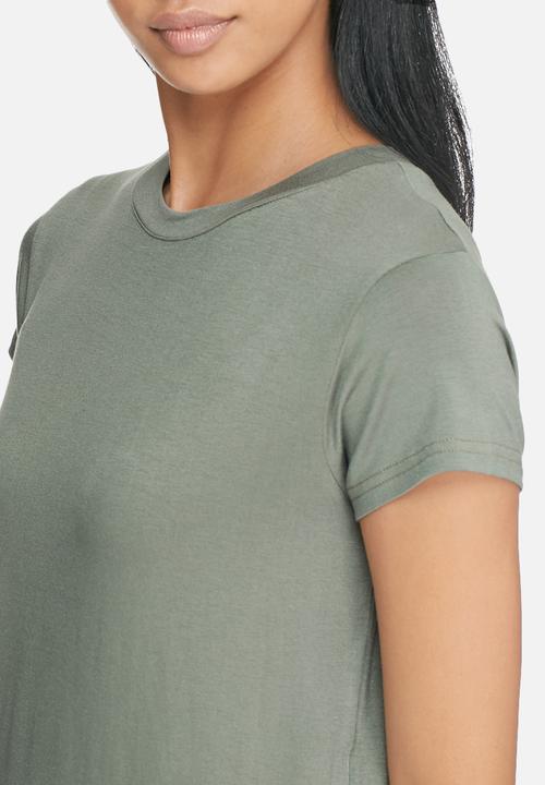 dailyfriday - Short ruffle tee