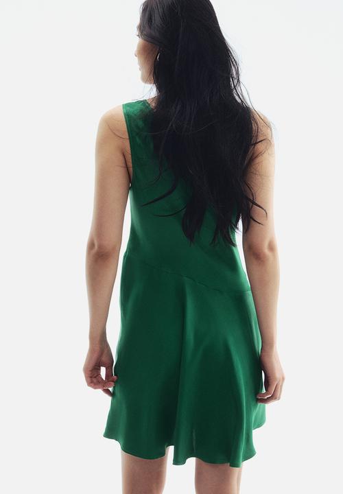 H&M - Flared satin dress - green