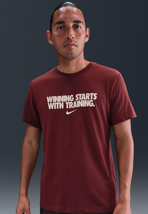 Nike -  Dri-FIT Winning T-Shirt - Dark TeaRed