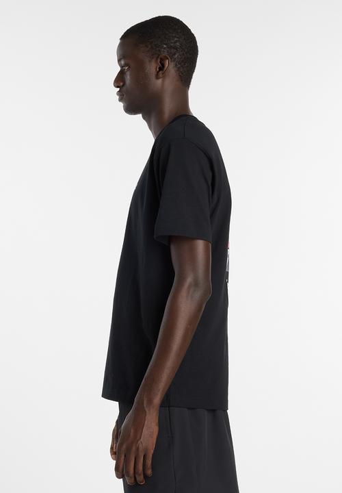 New Balance  - NB Athletics Celebrated Icons N Collage Tee - Black