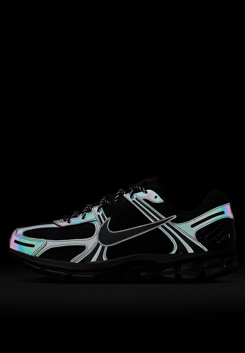 Nike - Nike Zoom Vomero 5
