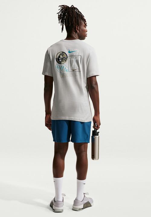 Nike - Stickers Training Tee- Grey