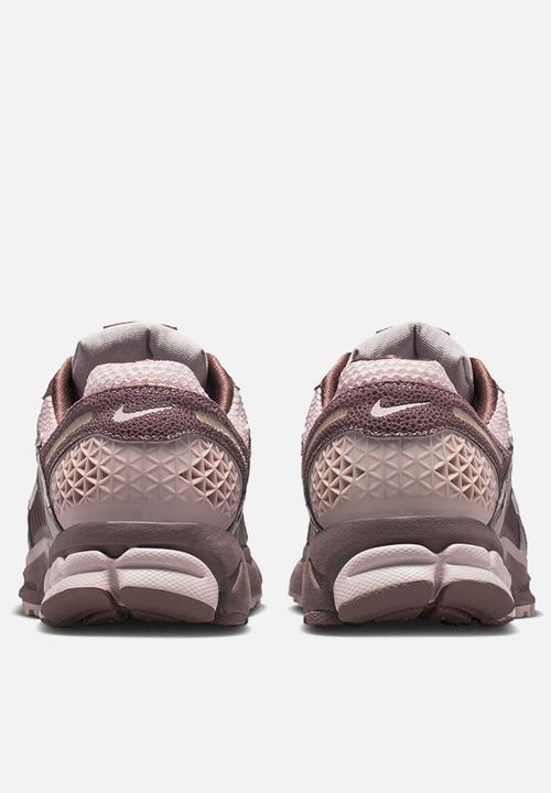 Nike - Nike Zoom Vomero 5