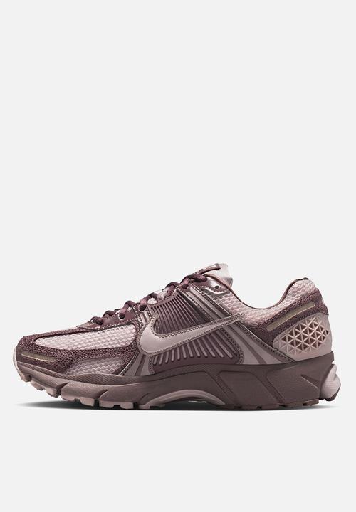 Nike - Nike Zoom Vomero 5