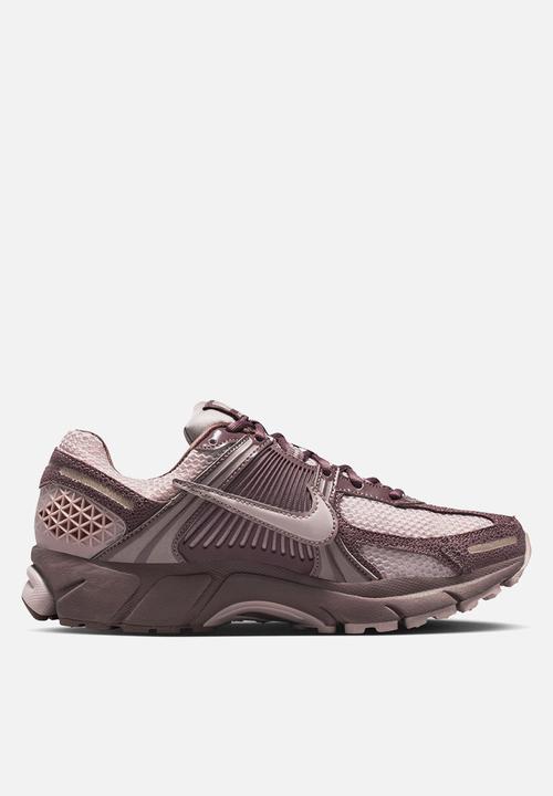 Nike - Nike Zoom Vomero 5