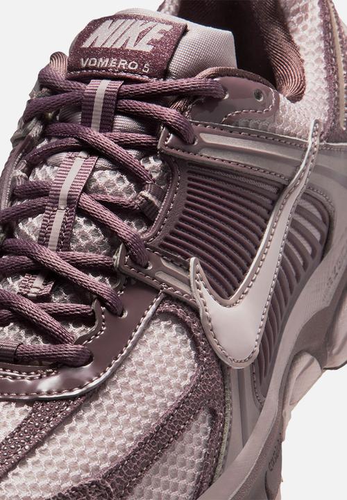 Nike - Nike Zoom Vomero 5