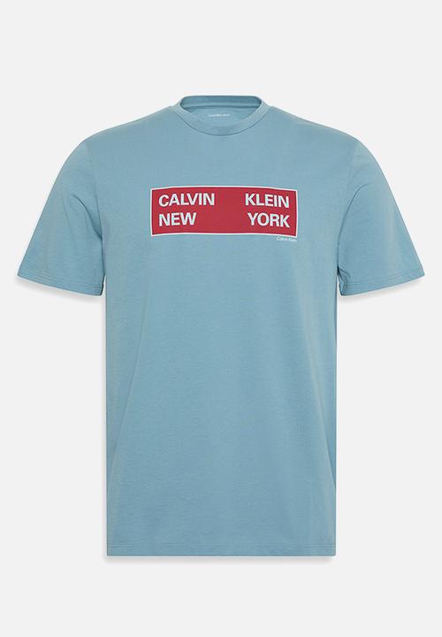 Calvin Klein - Short sleeve 30S Eu Ckny Box Graphic Tee - Smoke Blue