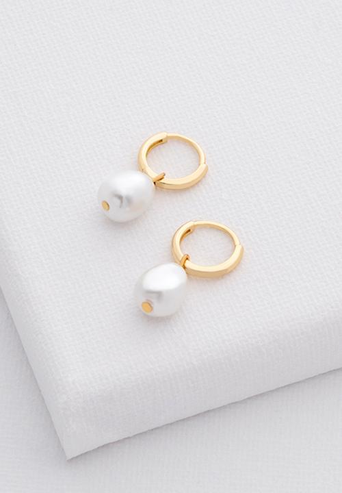 Ted Baker - Periaa pearl huggie earrings - gold