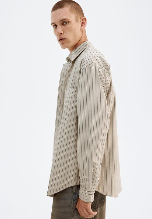 H&M - Loose fit poplin shirt - beige pinstriped