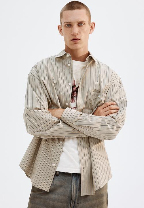 H&M - Loose fit poplin shirt - beige pinstriped