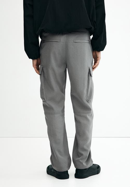 H&M - Relaxed fit nylon cargo trousers - grey
