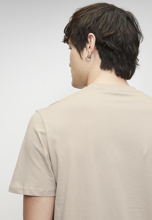 GUESS - Cn Ss Small Logo Tee - Pasadena Stone