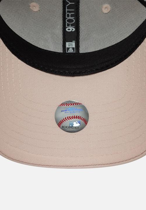 New Era - Female Metallic Logo 9Forty® New York Yankees -Pink