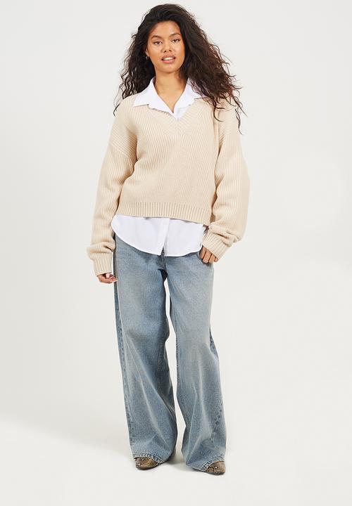 Brave Soul - Ladies Deep V Neck Fisherman Knit Jumper - Oatmeal