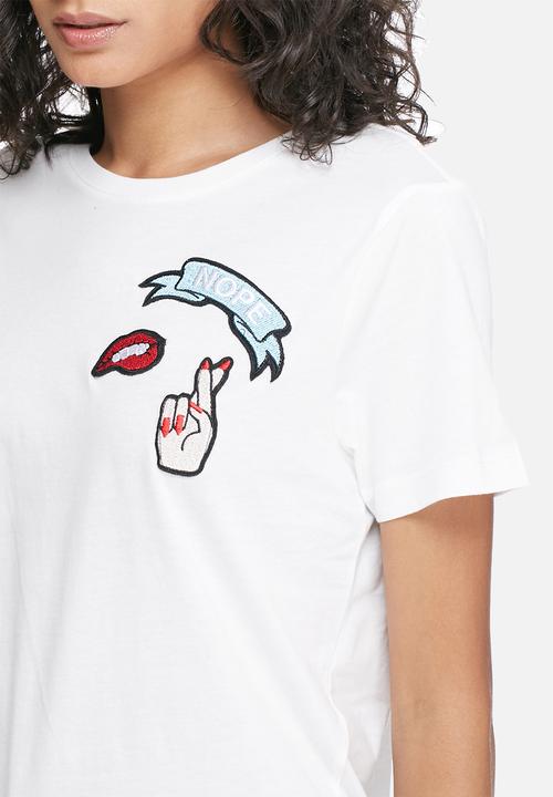 Vero Moda - Nope badge tee