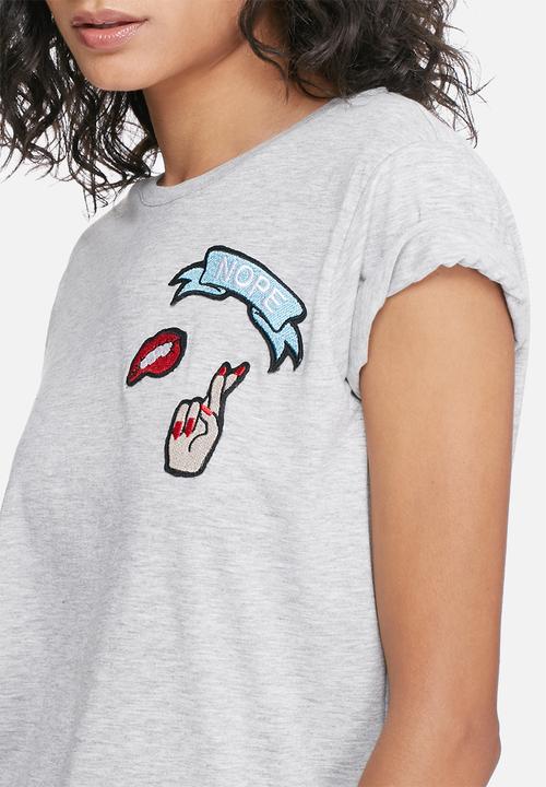 Vero Moda - Nope badge tee