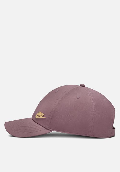 Nike - Nike Structured Metal Logo Cap - Tattoo & Gold