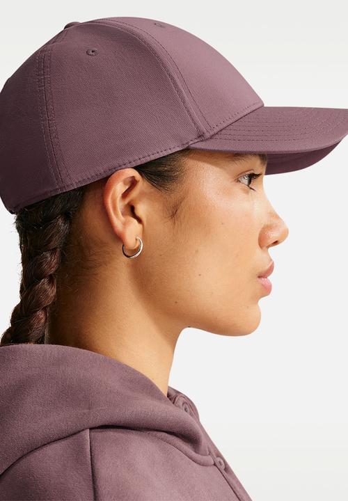 Nike - Nike Structured Metal Logo Cap - Tattoo & Gold