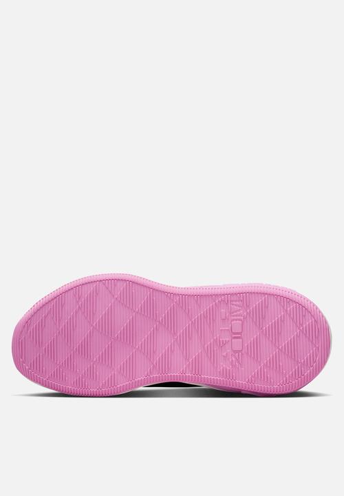 Nike - Nike Bella 7