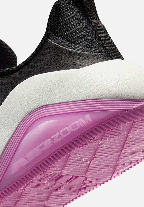 Nike - Nike Bella 7