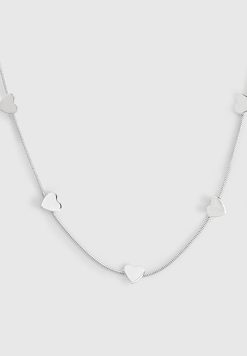 boohoo - Polished Heart Station Necklace- Silver