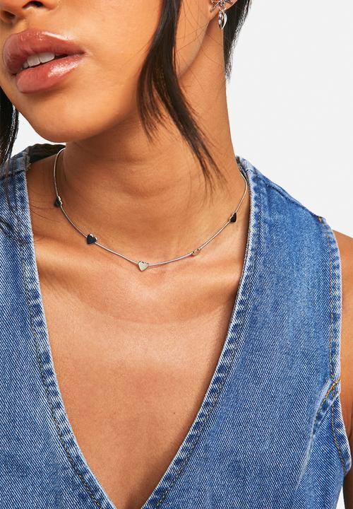 boohoo - Polished Heart Station Necklace- Silver