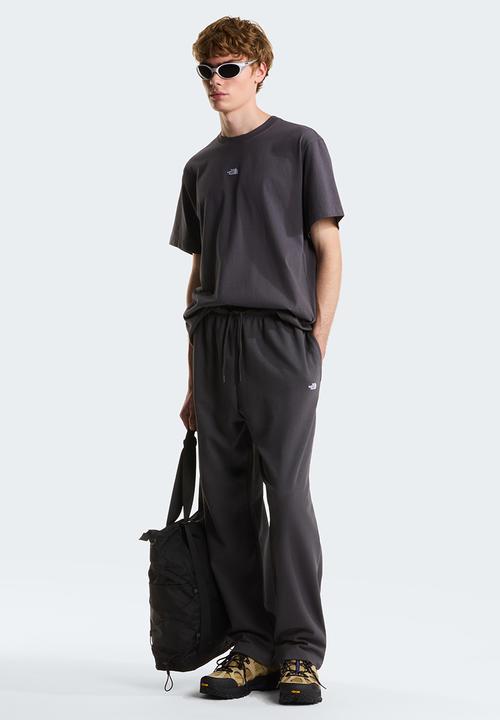 The North Face - M Essential Center Logo Relaxed Short Sleeve Tee - Anthracite Grey