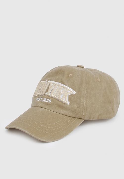 boohoo - Acid Wash Slogan Cap- Beige