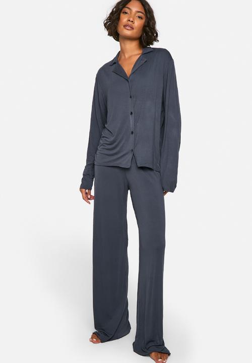 boohoo - Tall long sleeve shirt & trousers pyjama set - navy
