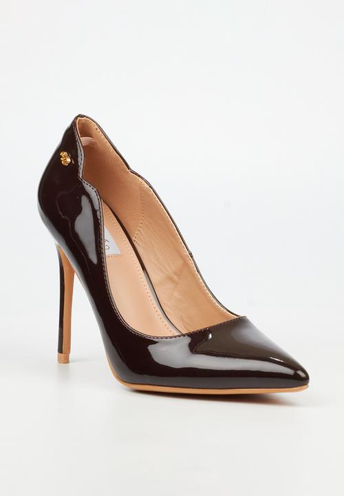 Miss Black - Lola 1 classic scallop heel - chocolate