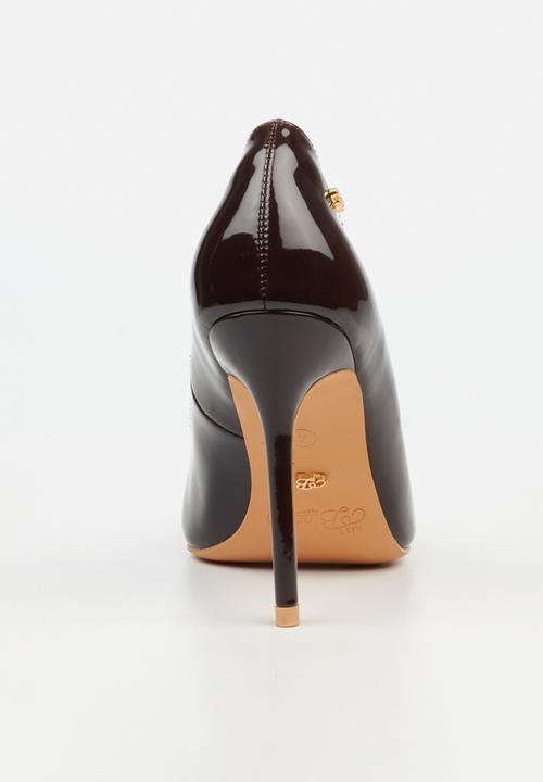 Miss Black - Lola 1 classic scallop heel - chocolate