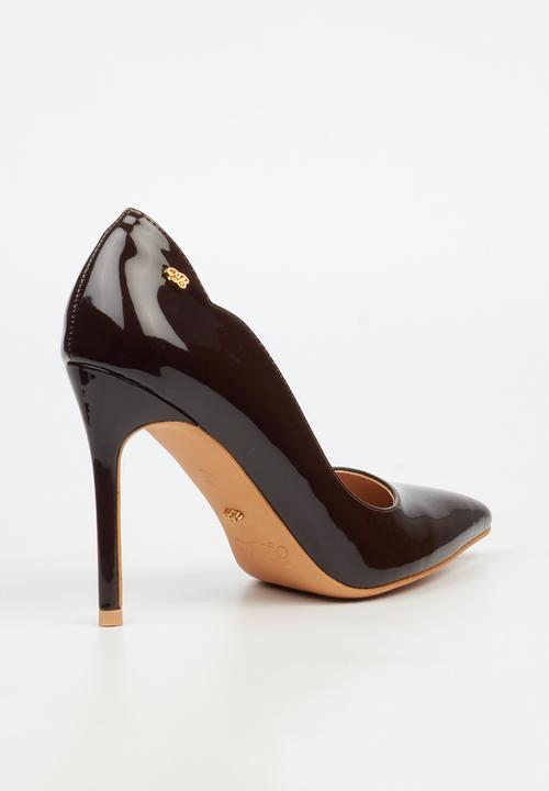 Miss Black - Lola 1 classic scallop heel - chocolate