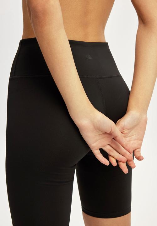 Cotton On - Ultra Move Mid Length Bike Short - Black