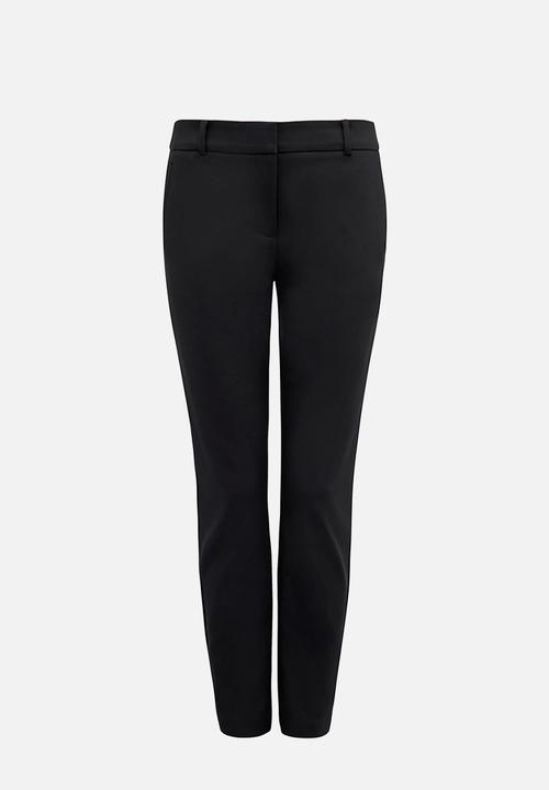 Forever New - Grace 7/8th slim pants in black - black