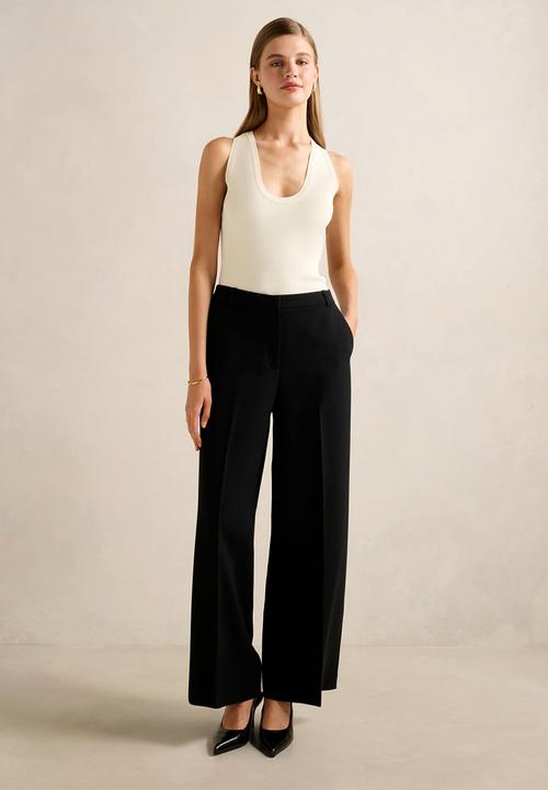 Forever New - Fiora straight leg pants 