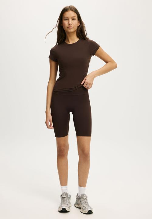 Cotton On - Ultra Soft Fitted T-shirt - French Roast