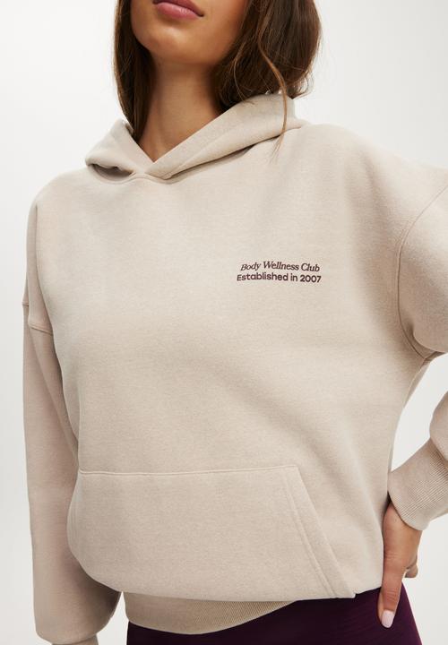 Cotton On - Plush Premium Graphic Hoodie - Sesame Marle/Bw Club