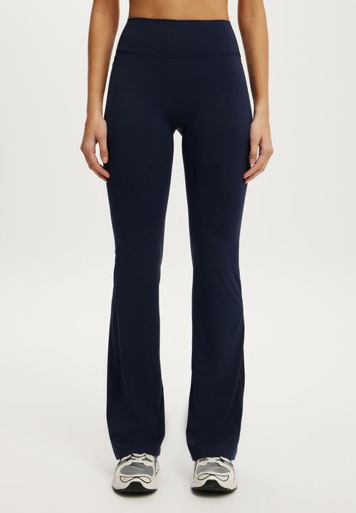 Cotton On - Ultra Luxe Invisble Scrunch Flare - Prep Sport Navy