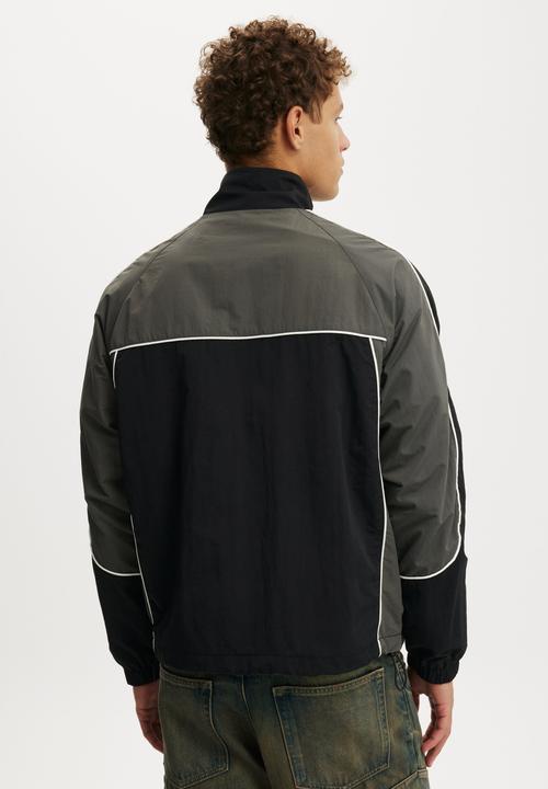 Cotton On - Panelled Spray Jacket - Black & Grey