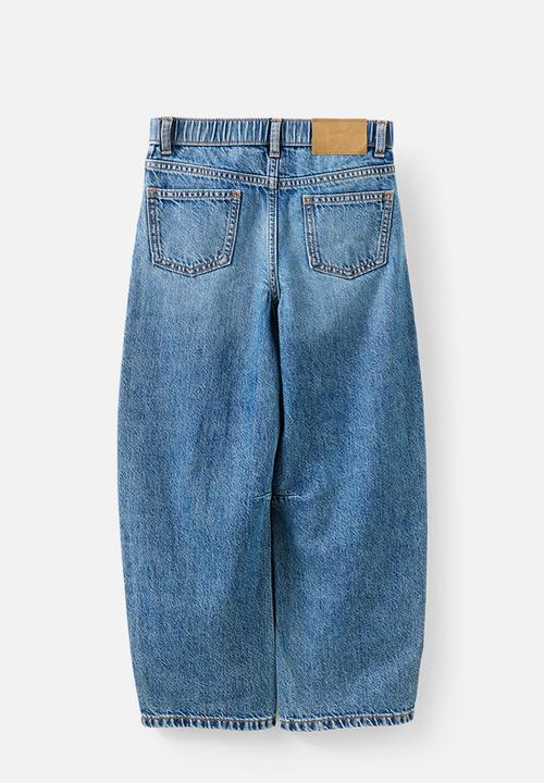 Cotton On - Unisex Barrel Leg Denim Jean - Blue Haven Mid Blue/Embroidered Stars