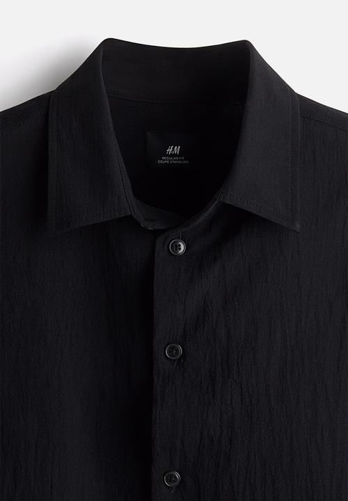 H&M - Regular fit crinkled short-sleeved shirt - black