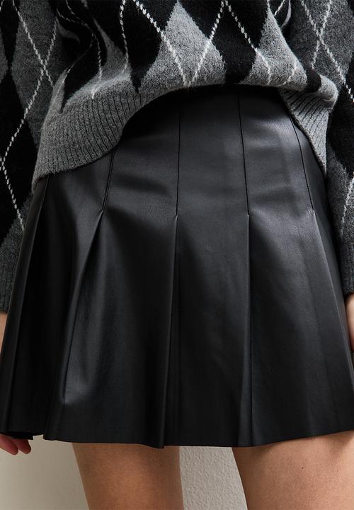 New Look - Faux Leather Pleated Mini - black