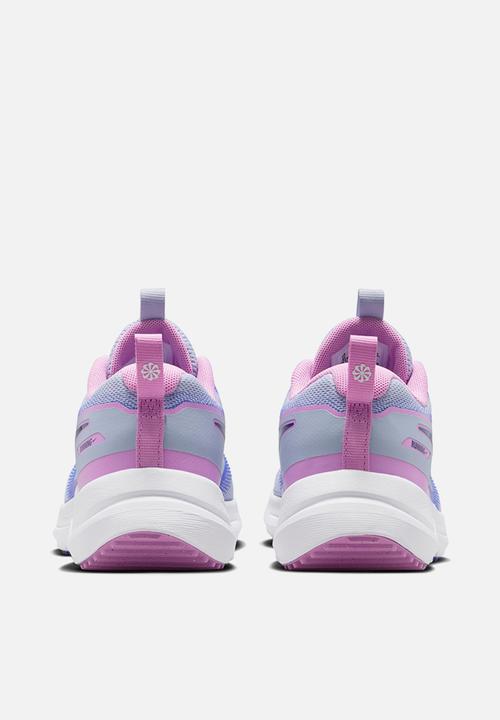 Nike - Nike Cosmic Runner