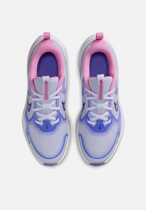 Nike - Nike Cosmic Runner