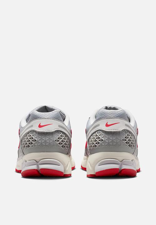 Nike - NIKE ZOOM VOMERO 5 SE