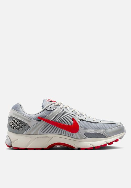 Nike - NIKE ZOOM VOMERO 5 SE