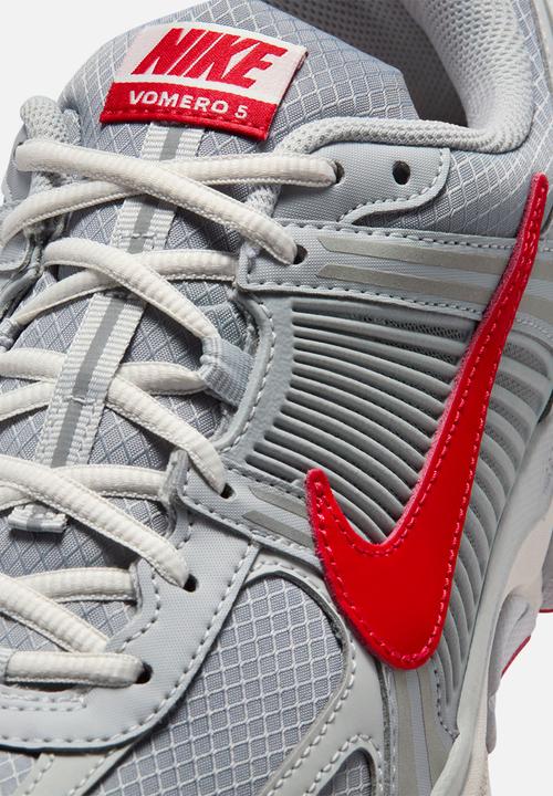Nike - NIKE ZOOM VOMERO 5 SE